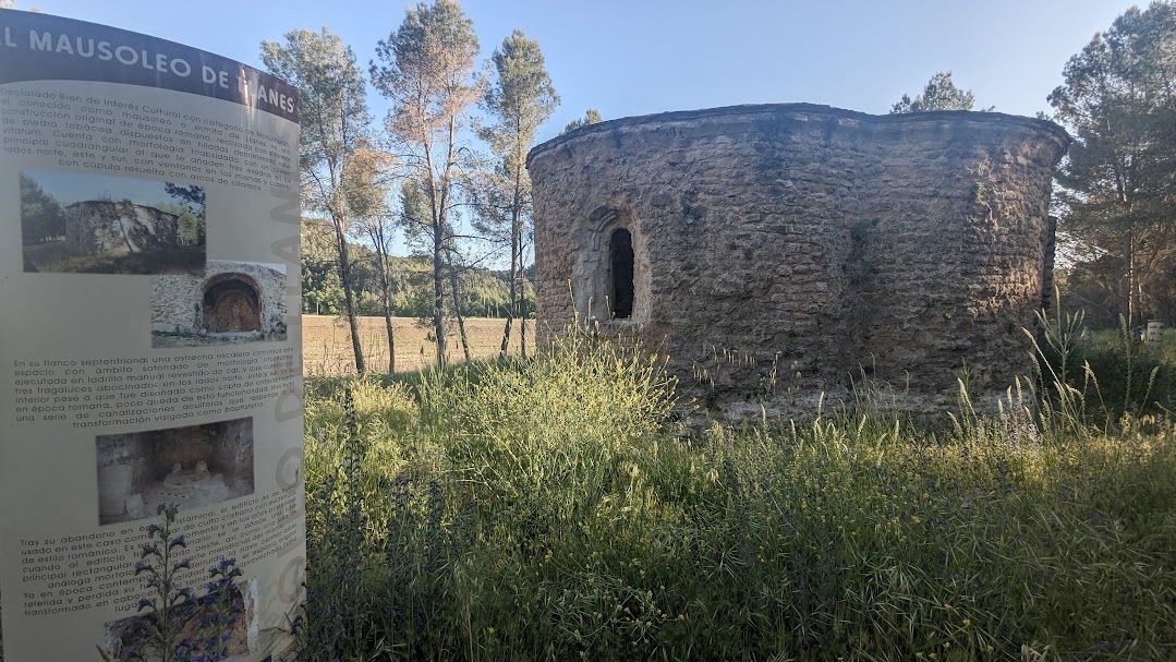 Ermita Mausoleo de Llanes