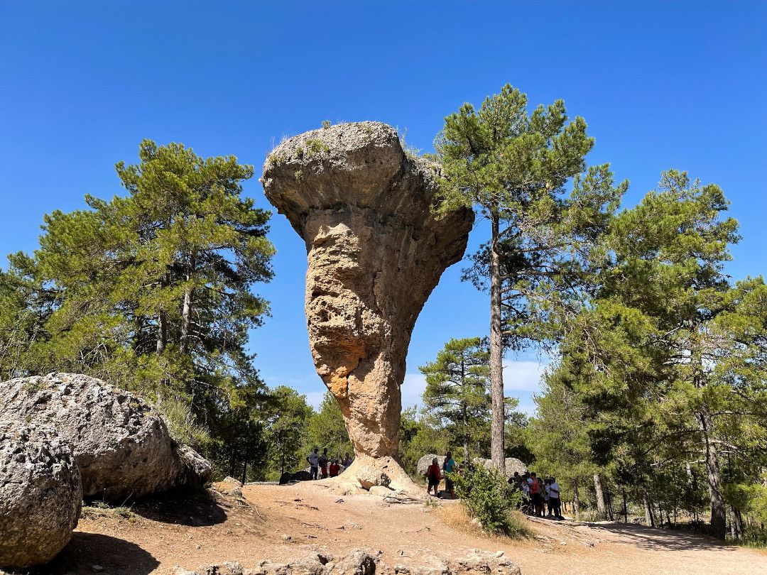 La Ciudad Encantada en otoño: un viaje entre formaciones rocosas milenarias