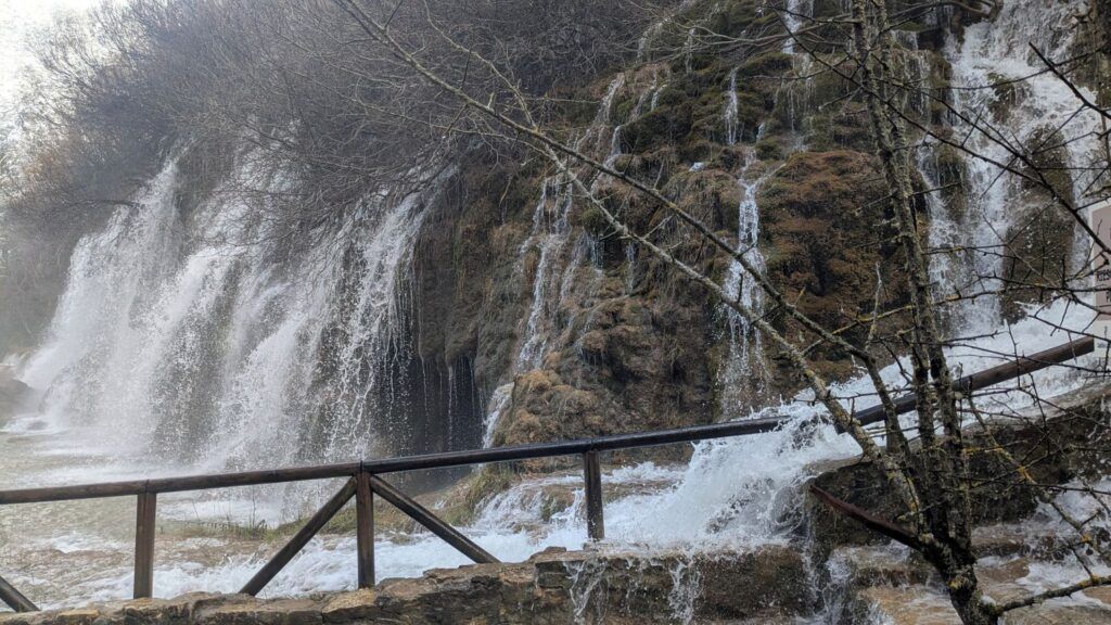 Nacimiento del Río Cuervo: Guía para una visita inolvidable
